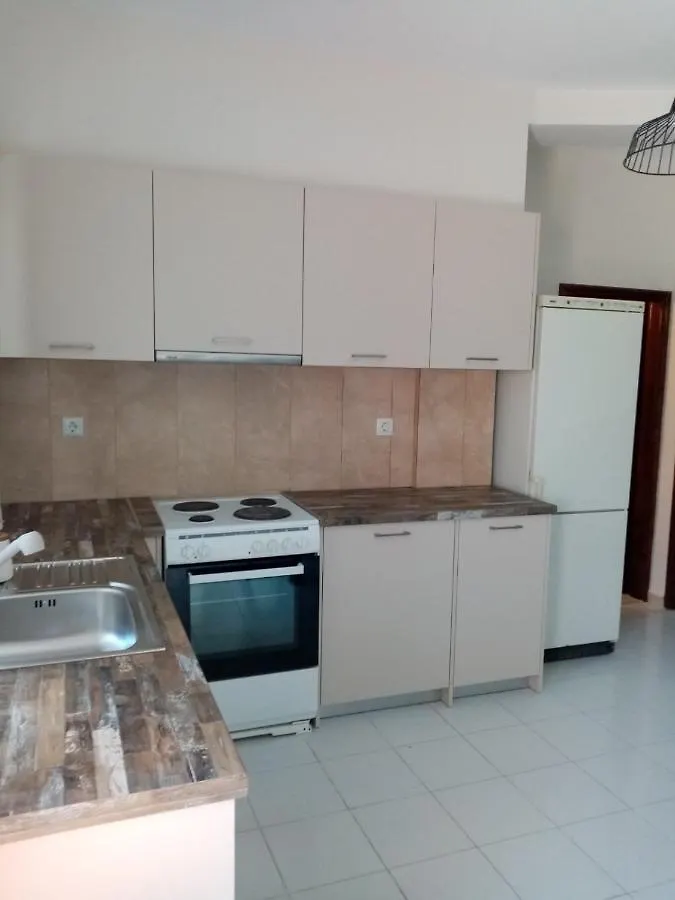 Deaspoina Apartments 依诺罗达